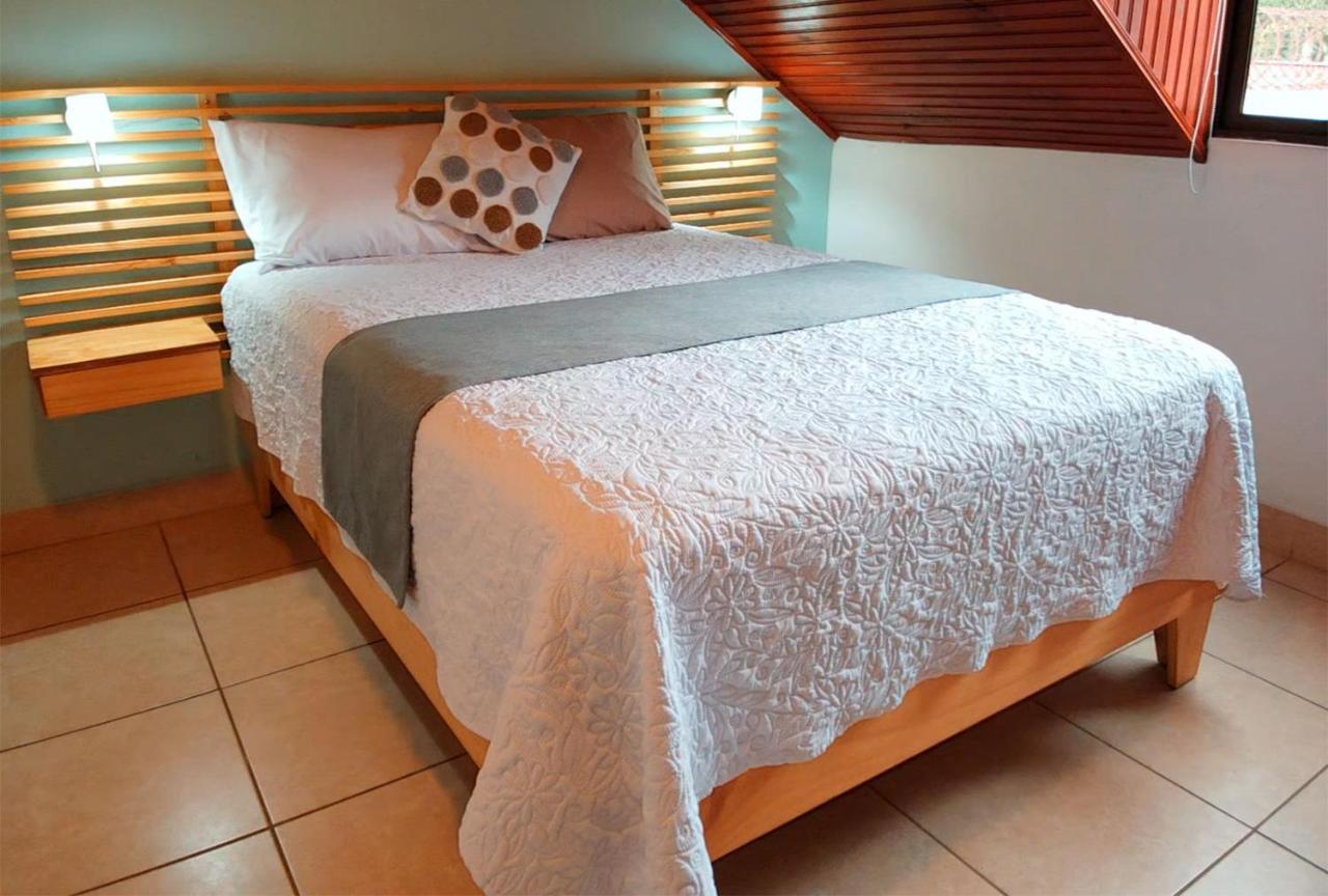 Trebol Amarillo Bed & Breakfast Escazú Eksteriør billede