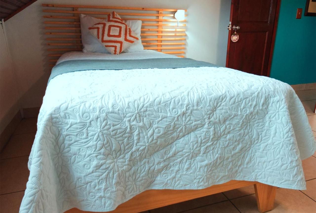 Trebol Amarillo Bed & Breakfast Escazú Eksteriør billede