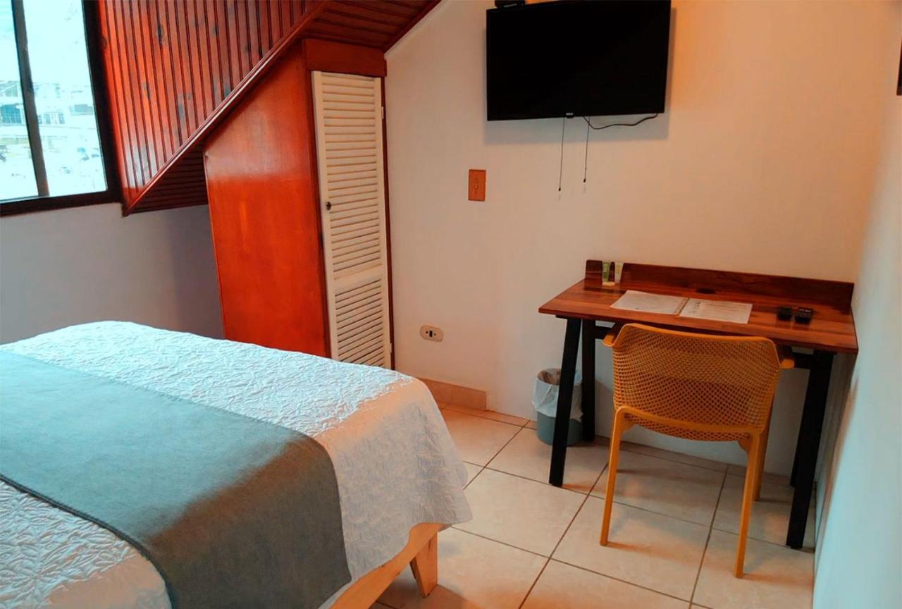 Trebol Amarillo Bed & Breakfast Escazú Eksteriør billede