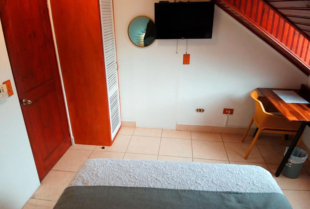Trebol Amarillo Bed & Breakfast Escazú Eksteriør billede