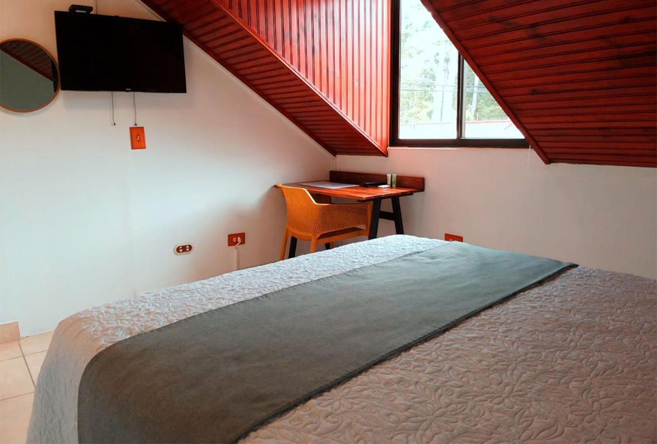 Trebol Amarillo Bed & Breakfast Escazú Eksteriør billede